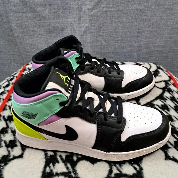 % Sz 7Y Nike Boys Air Jordan 1 Mid Shoes Sneakers / AJ4 - Picture 2 of 11